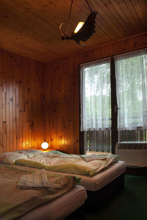 Lovecky Hotel Jivak Loučeň Cameră foto