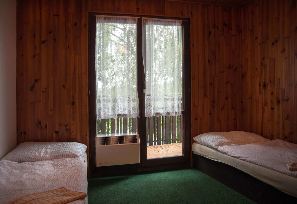 Lovecky Hotel Jivak Loučeň Cameră foto