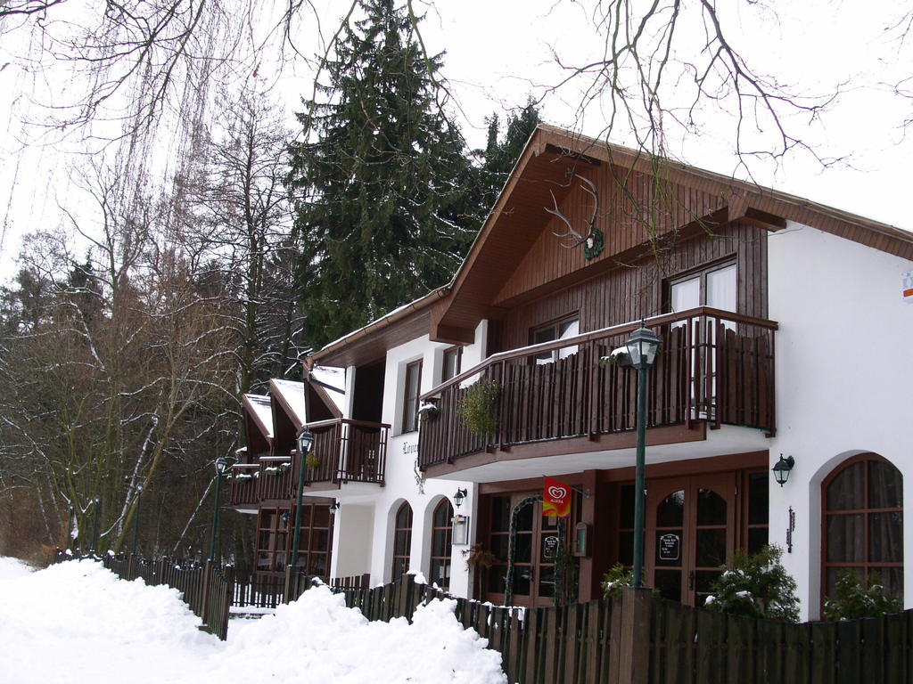 Lovecky Hotel Jivak Loučeň Exterior foto